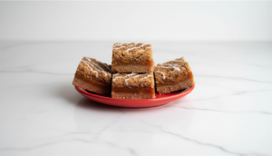 peach cobbler bars on plate